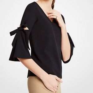 NWT - ANN TAYLOR Bow Sleeve Top